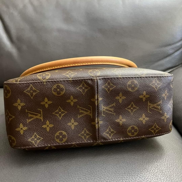 *JUST SOLD* LOUIS VUITTON CANVAS LOOPING GM BEAUTY AUTHENTIC - Picture 9 of 11